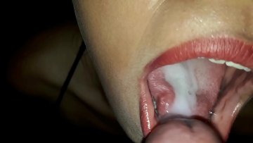 Susy's Blowjob with Massive Cumshot